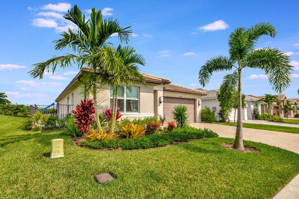 Photo of 11717 SW Silver Creek Avenue, Port Saint Lucie, FL 34987 (MLS # R10919272)