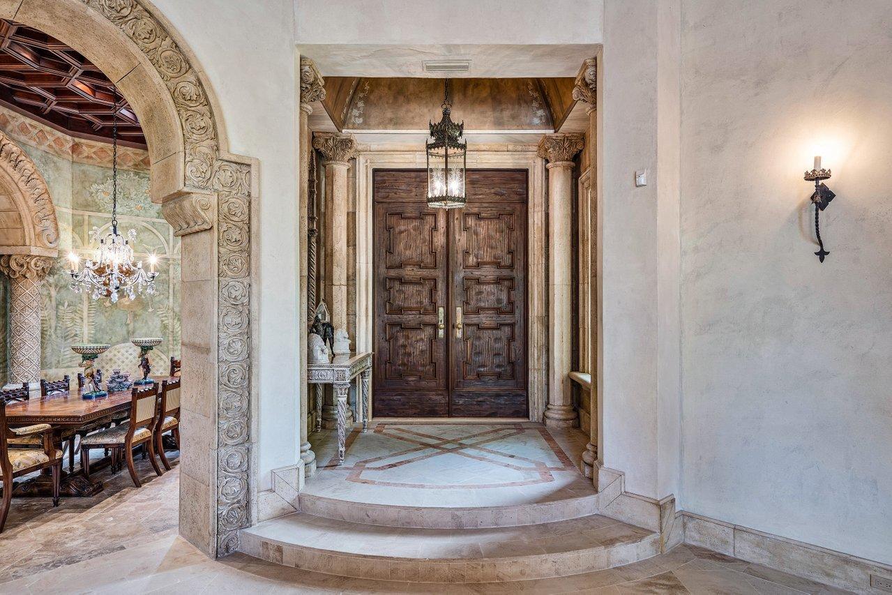 COVENTRY AT WOODFIELD COU - Residential