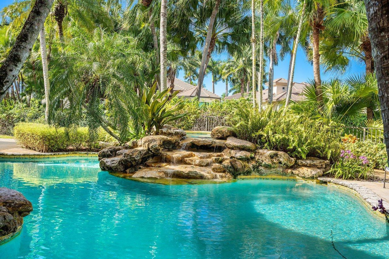 COVENTRY AT WOODFIELD COU - Residential