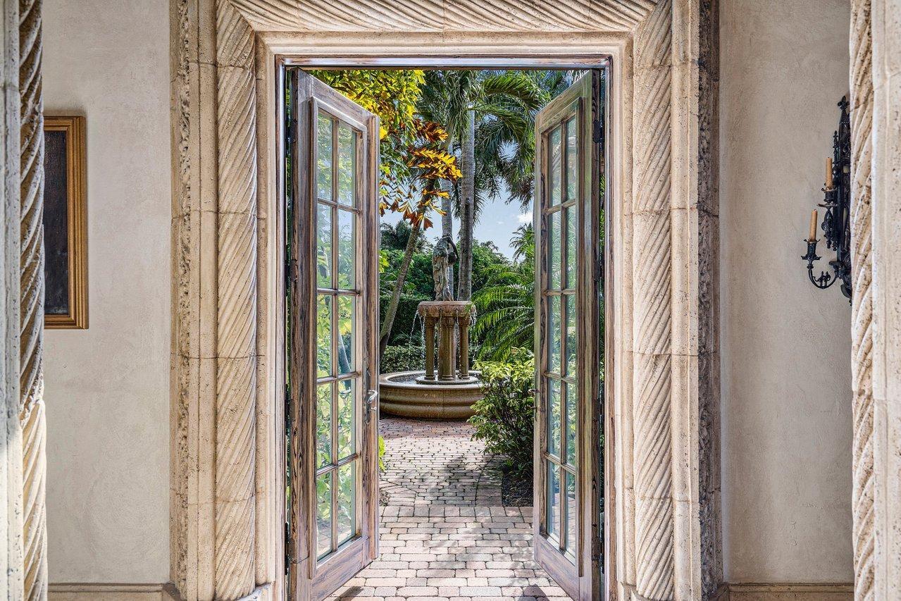 COVENTRY AT WOODFIELD COU - Residential