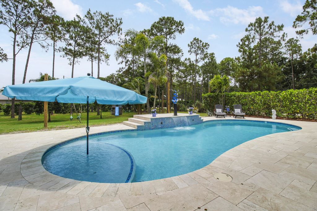 Photo of 15336 118th Trail N, Jupiter, FL 33478 (MLS # R10988757)