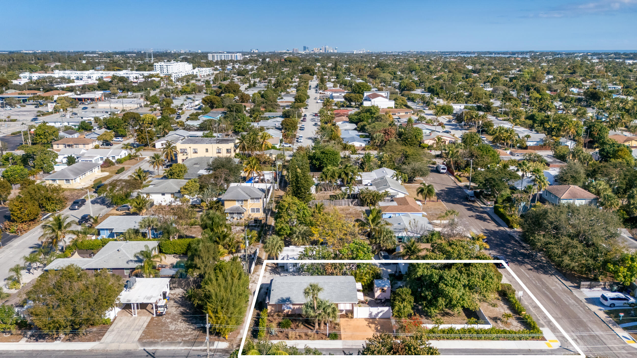 1201 N K Street, Lake Worth, FL, 33460/$429,900 2 1201 N K Street