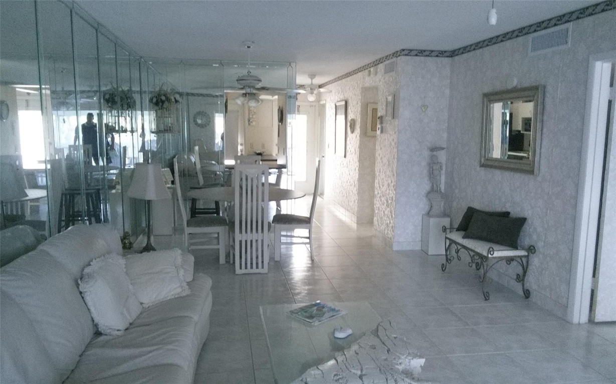 460 Paradise Isle Boulevard 301