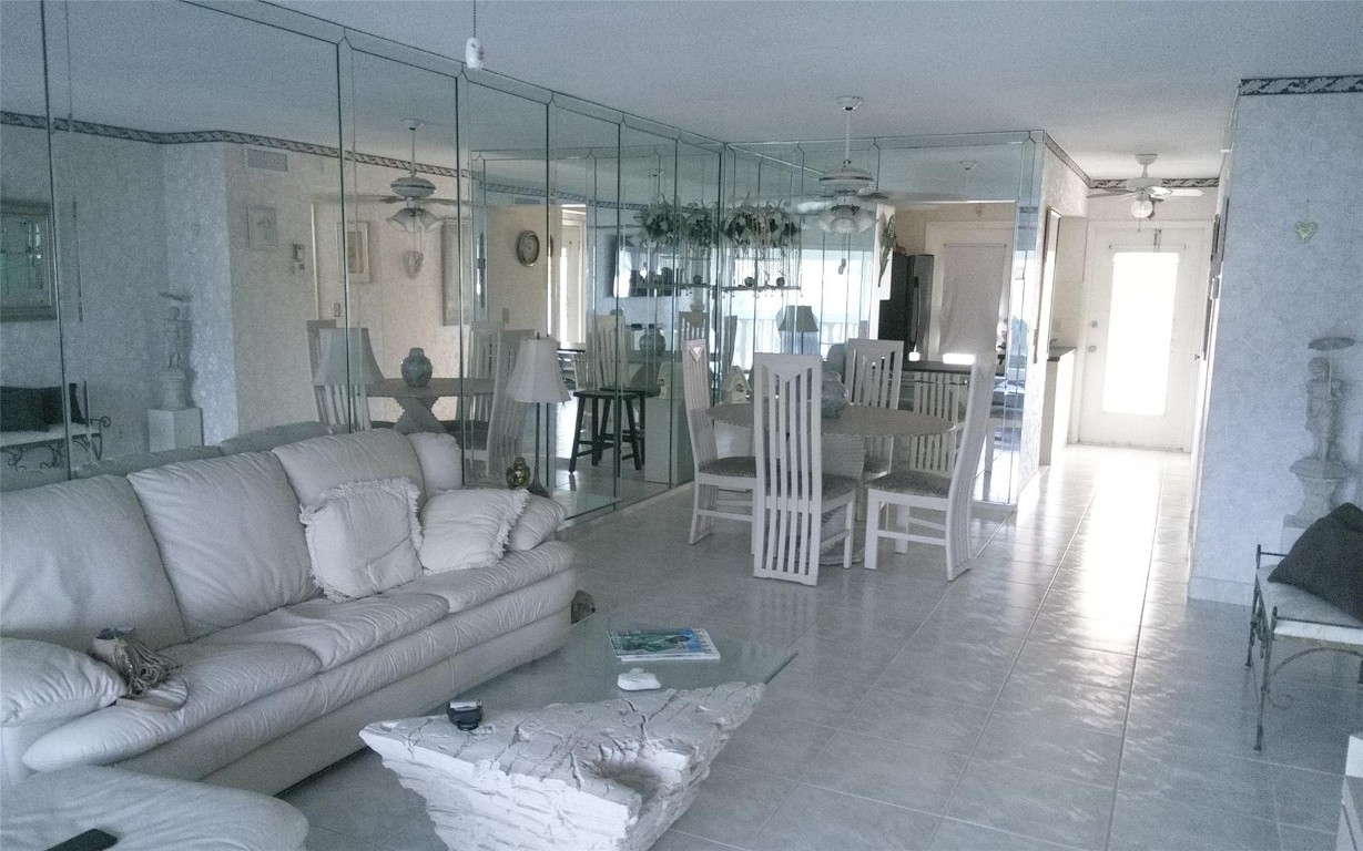 460 Paradise Isle Boulevard 301