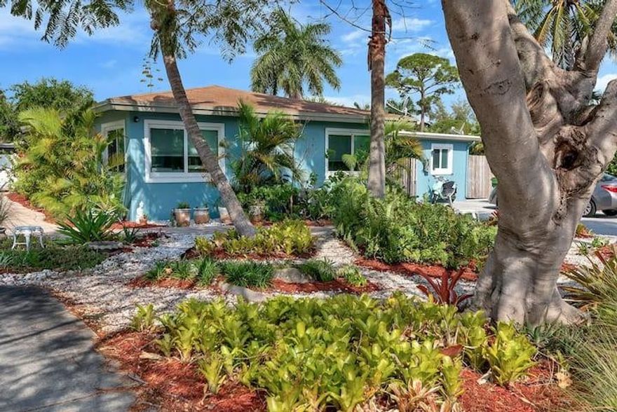 AVAILABLE APRIL 4, 2026 and beyond. Immaculate fully furnished all inclusive seasonal rental in East Wilton Manors. Pet and human friendly. (No carpeting) East side location near N Federal Hwy, Whole Foods, Barnes and Noble and area hospitals. Wilton Drive-5 minutes by car, Las Olas-15 min, Beaches-15 min. Wifi/Streaming, electric and water included in price.  Private yard for your pup, (Extra cleaning fees may be required depending on pet.), full sized washer and dryer, off street parking directly outside of the door. Other fees and tourist tax may apply. This is a non-smoking property. Many reviews availble upon request.  Availabiltiy April 4, 2026 and beyond.  30 day minimum rental.  Weekly price adjusts down after May 15th, 2026. All measurements approximate.