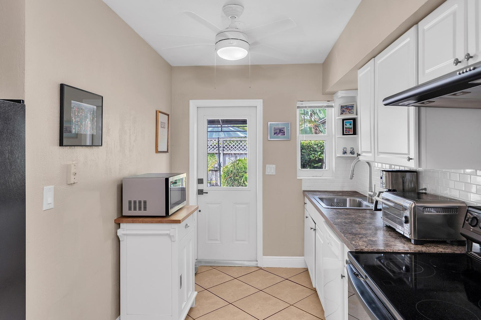 Coral Gardens Amd 32-21 B - Residential Lease