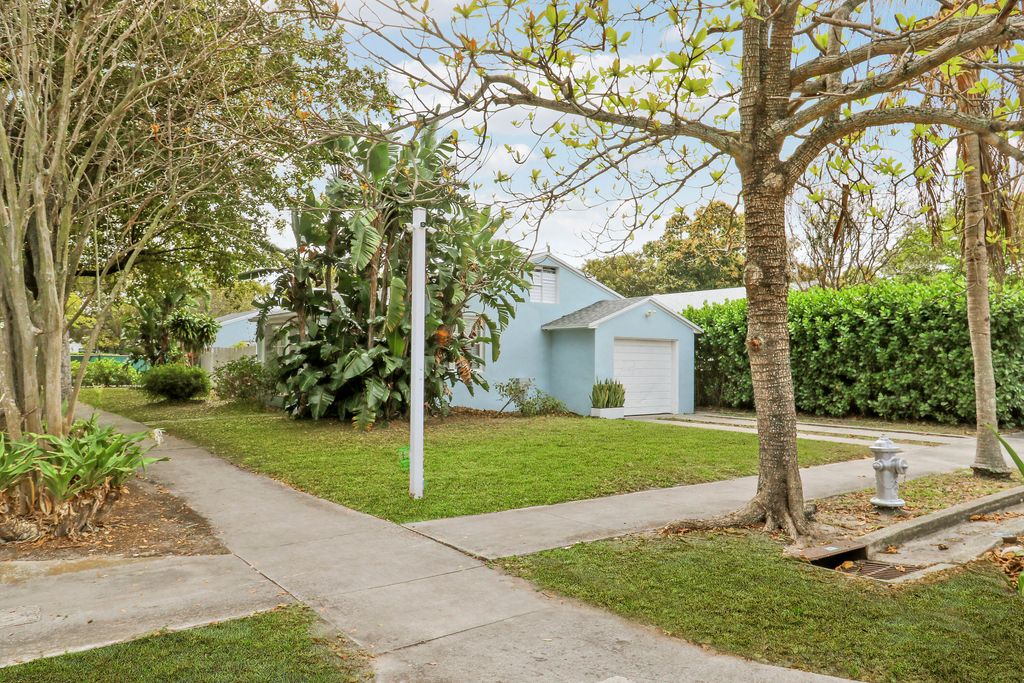 Photo of 3619 Spruce Avenue, West Palm Beach, FL 33407 (MLS # B26005301)