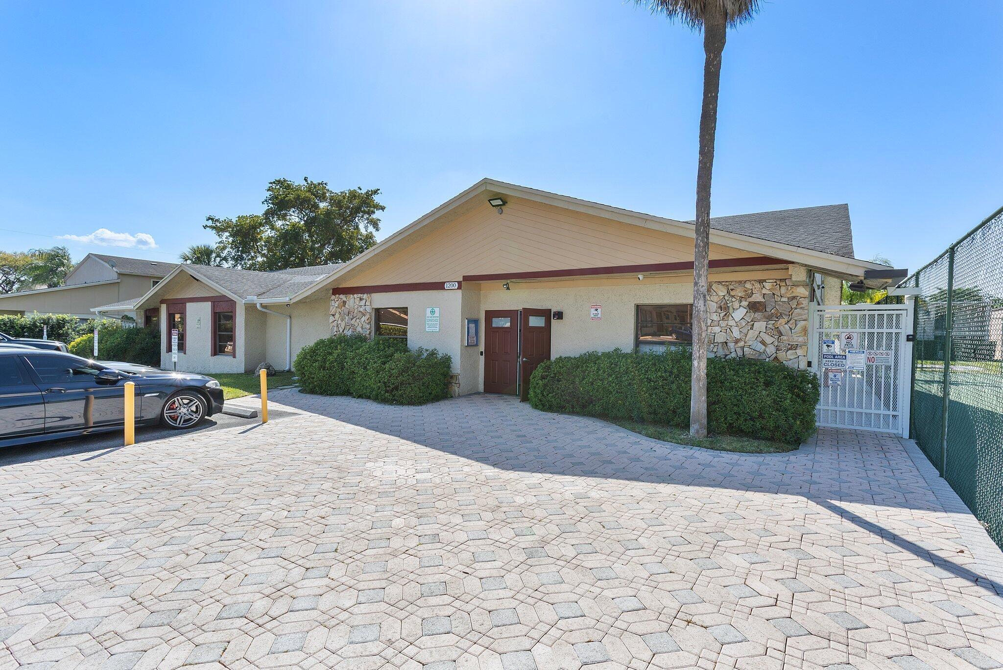 BLUE LAKE APTS CONDO - Residential