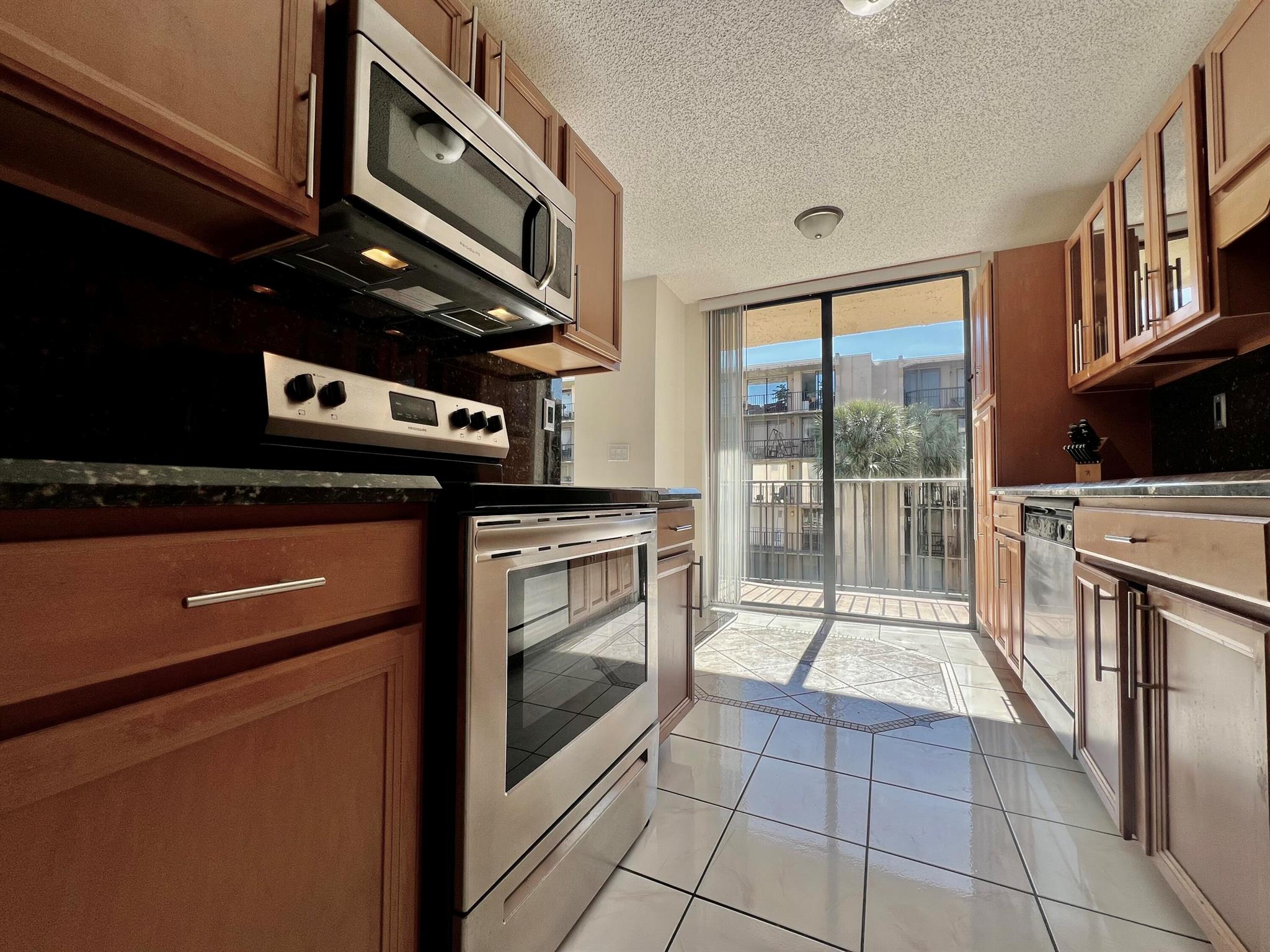 BLUE LAKE APTS CONDO - Residential