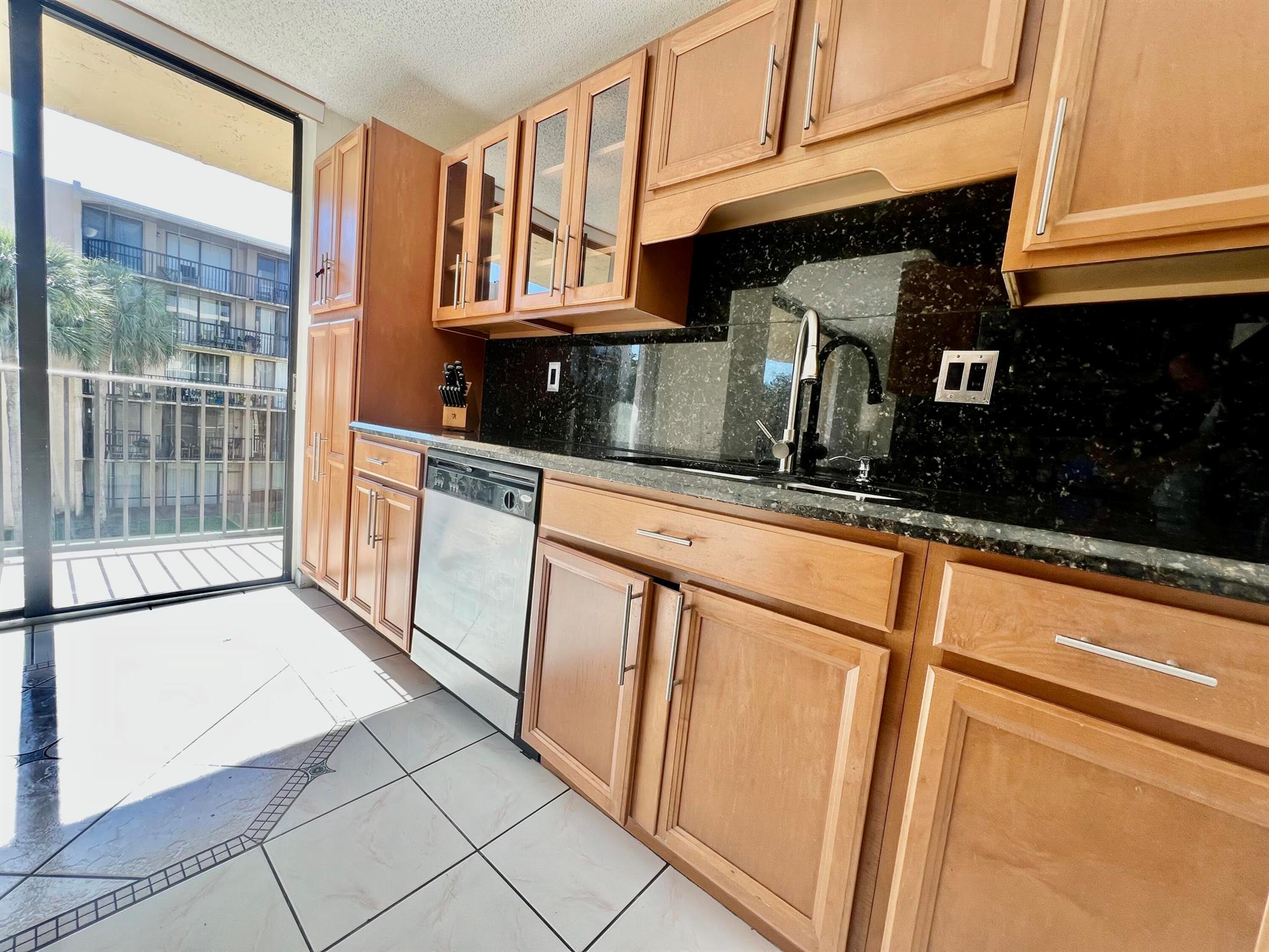 BLUE LAKE APTS CONDO - Residential