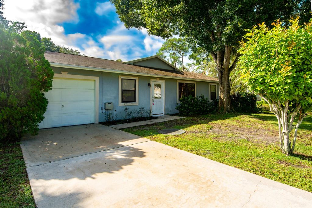Photo of 2433 SW Independence Road, Port St Lucie, FL 34953 (MLS # R10913180)