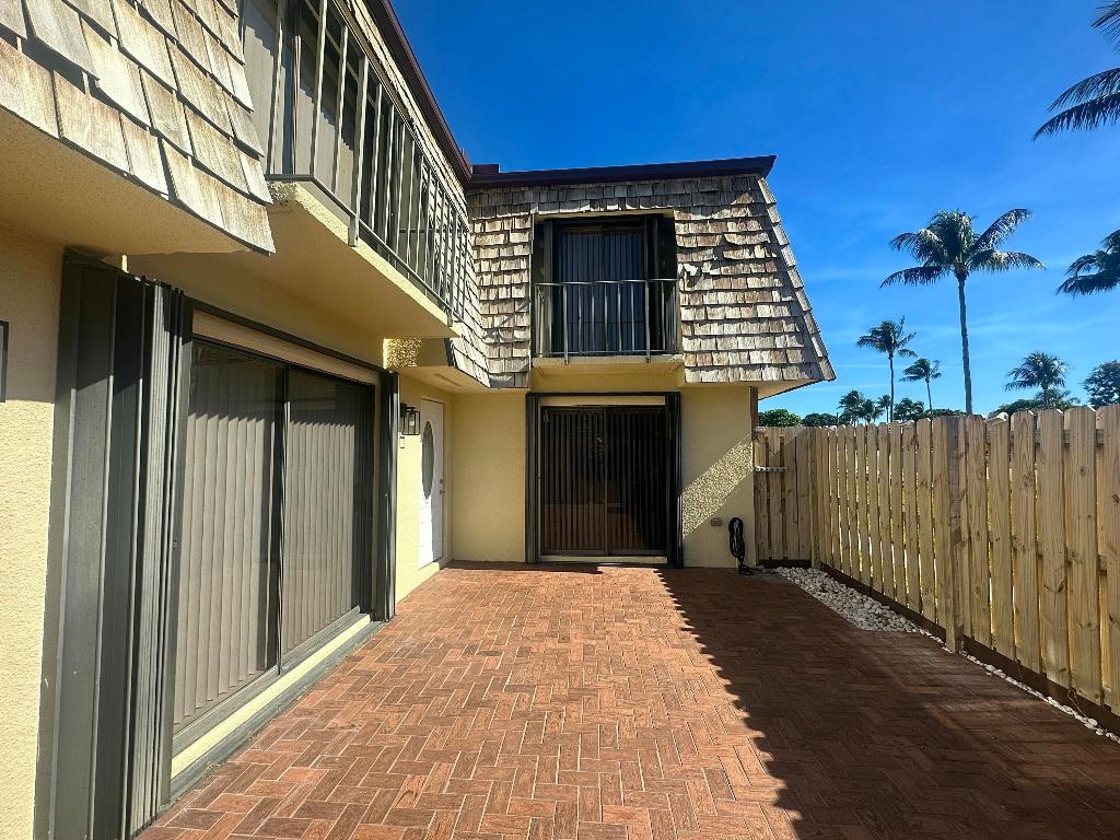 LAKEWOOD 1ST ADDITION OF PALM SPRINGS - Residential Lease