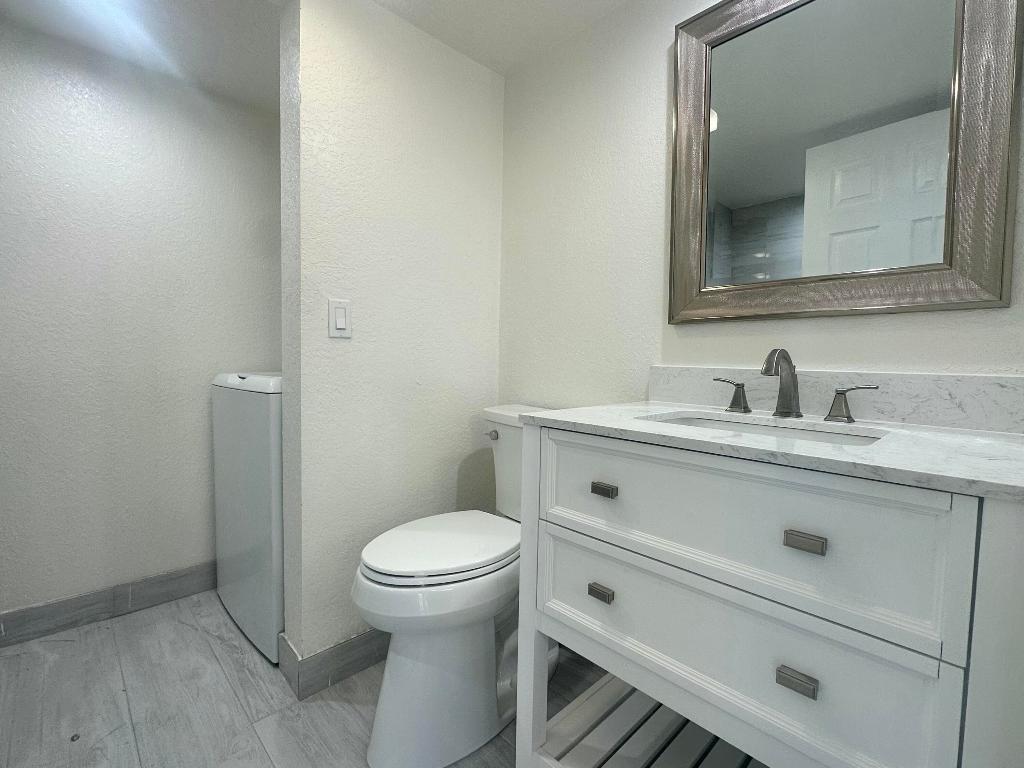 LAKEWOOD 1ST ADDITION OF PALM SPRINGS - Residential Lease