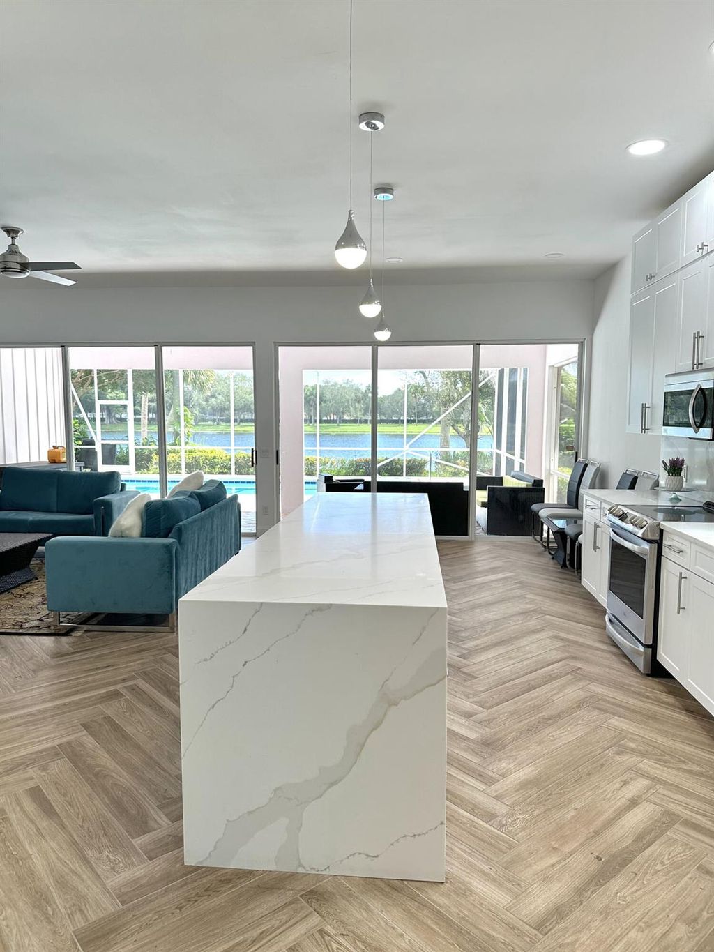 Photo of 1009 Bedford Avenue, Palm Beach Gardens, FL 33403 (MLS # R10922059)