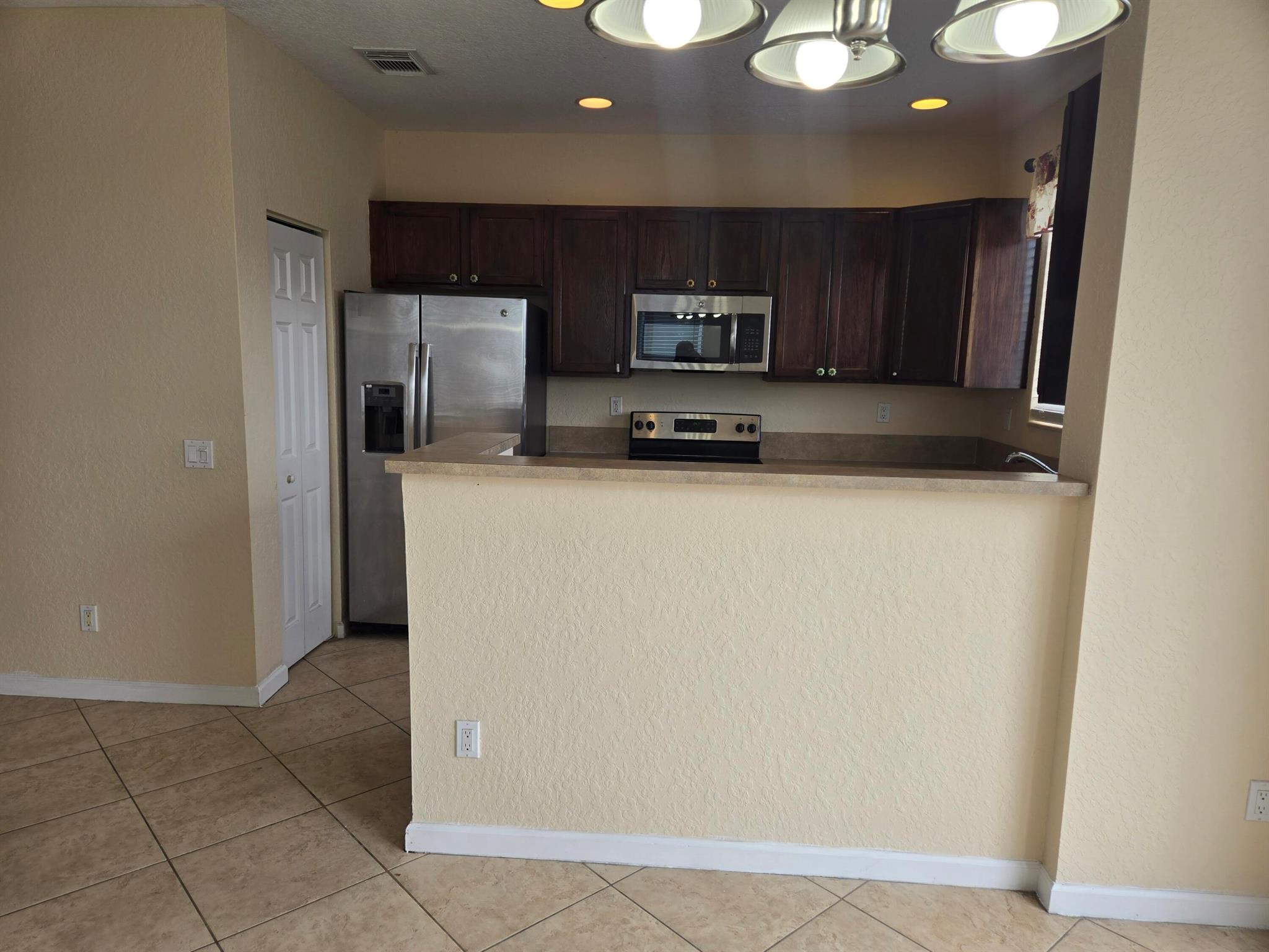 3141 Laurel Ridge Circle