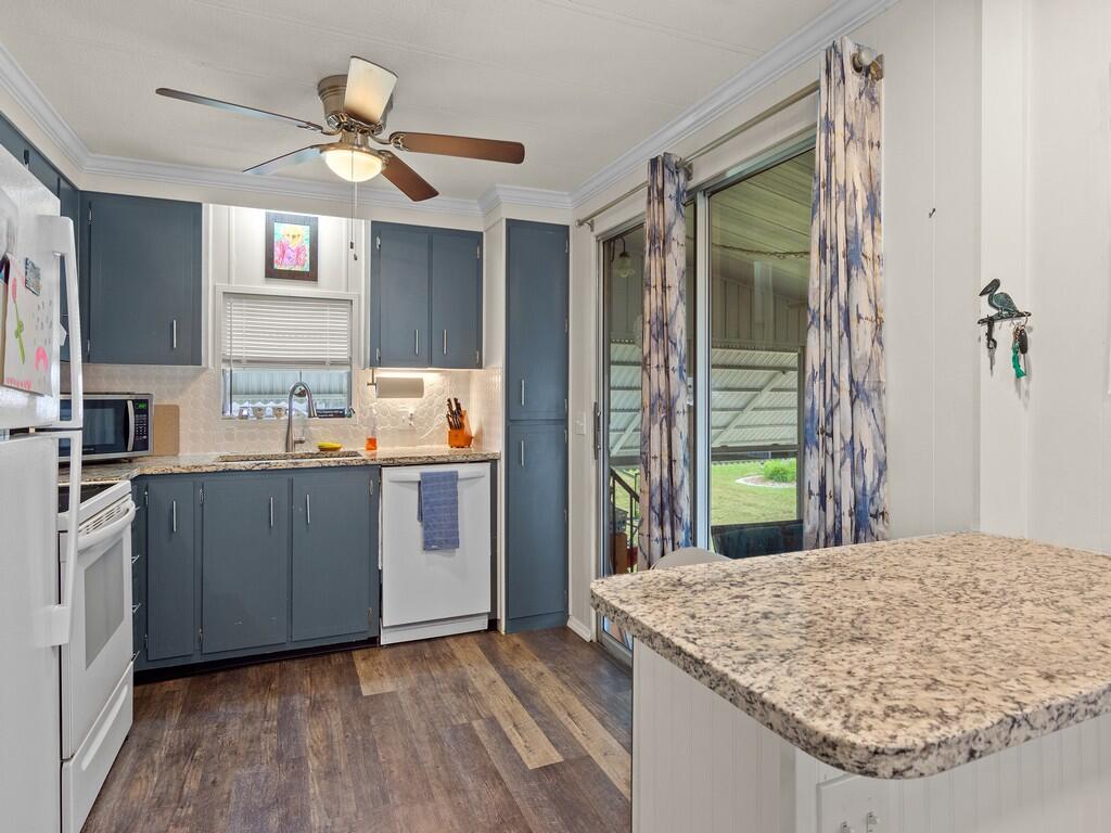 Pinelake Village - Residential