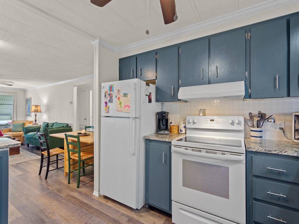 Pinelake Village - Residential