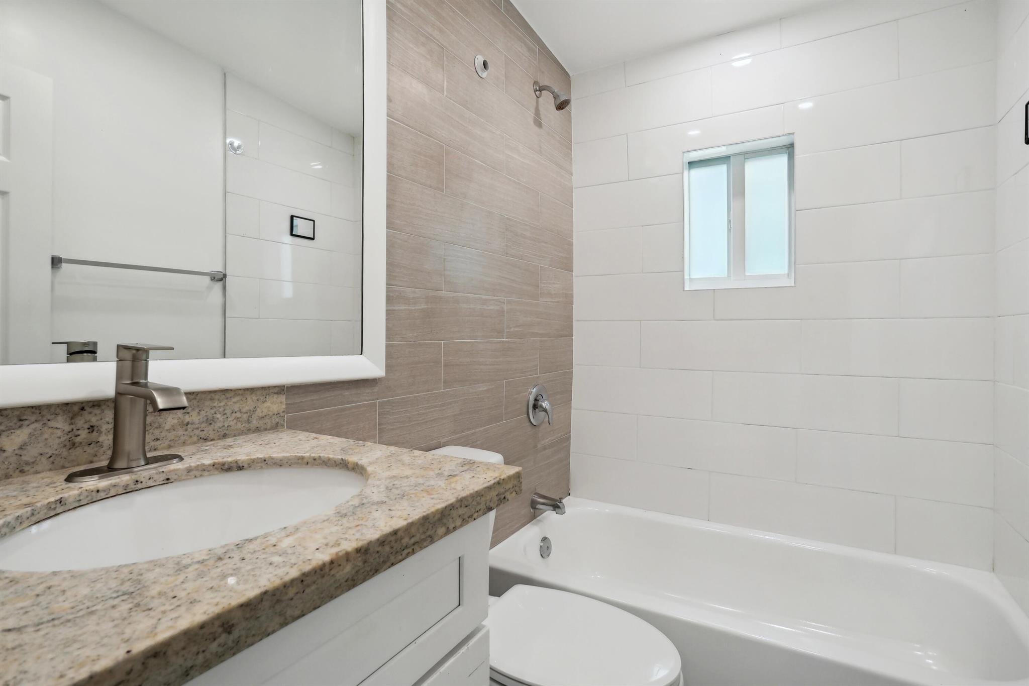 LINCOLN COURT - Residential