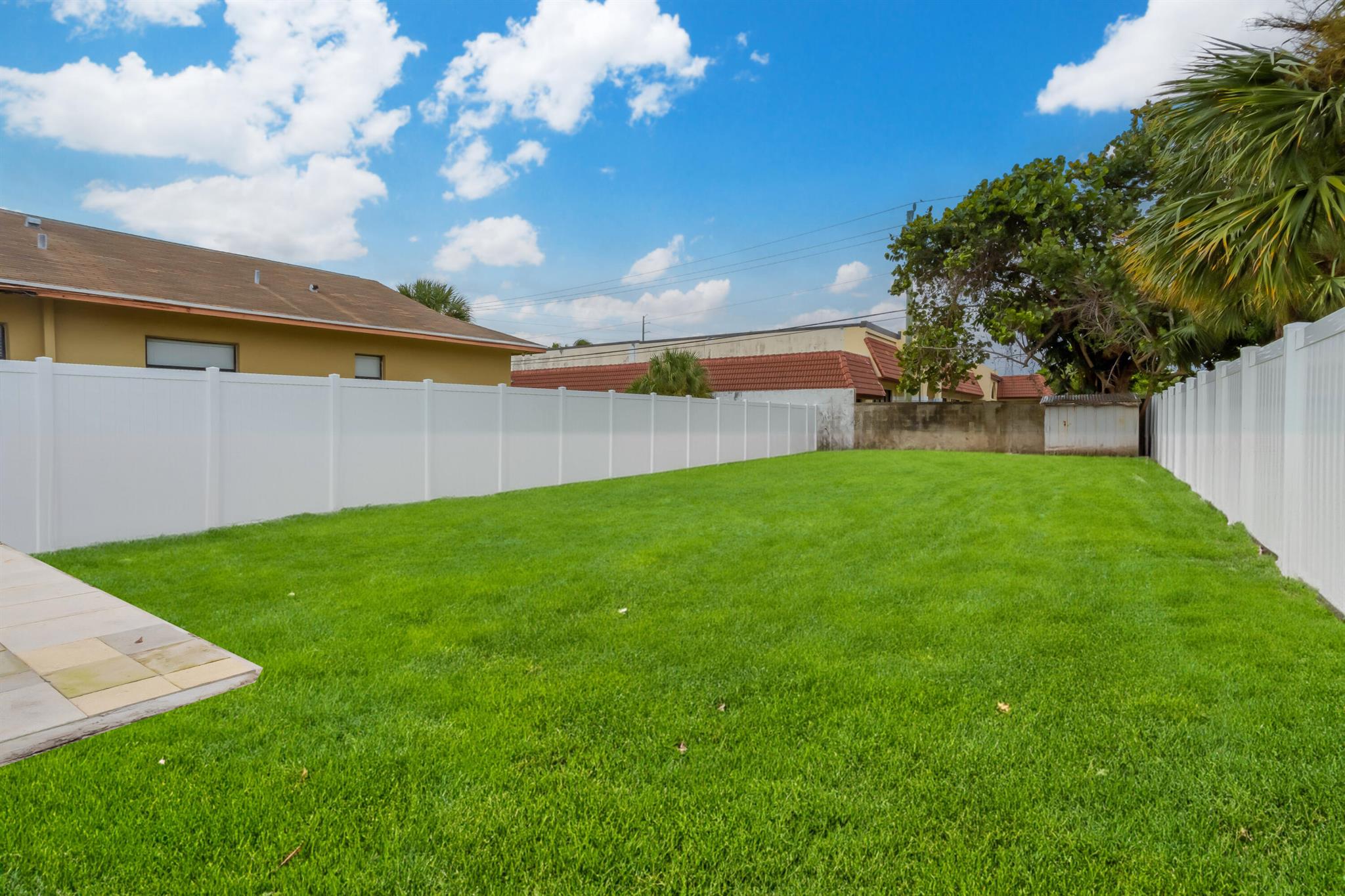 LINCOLN COURT - Residential