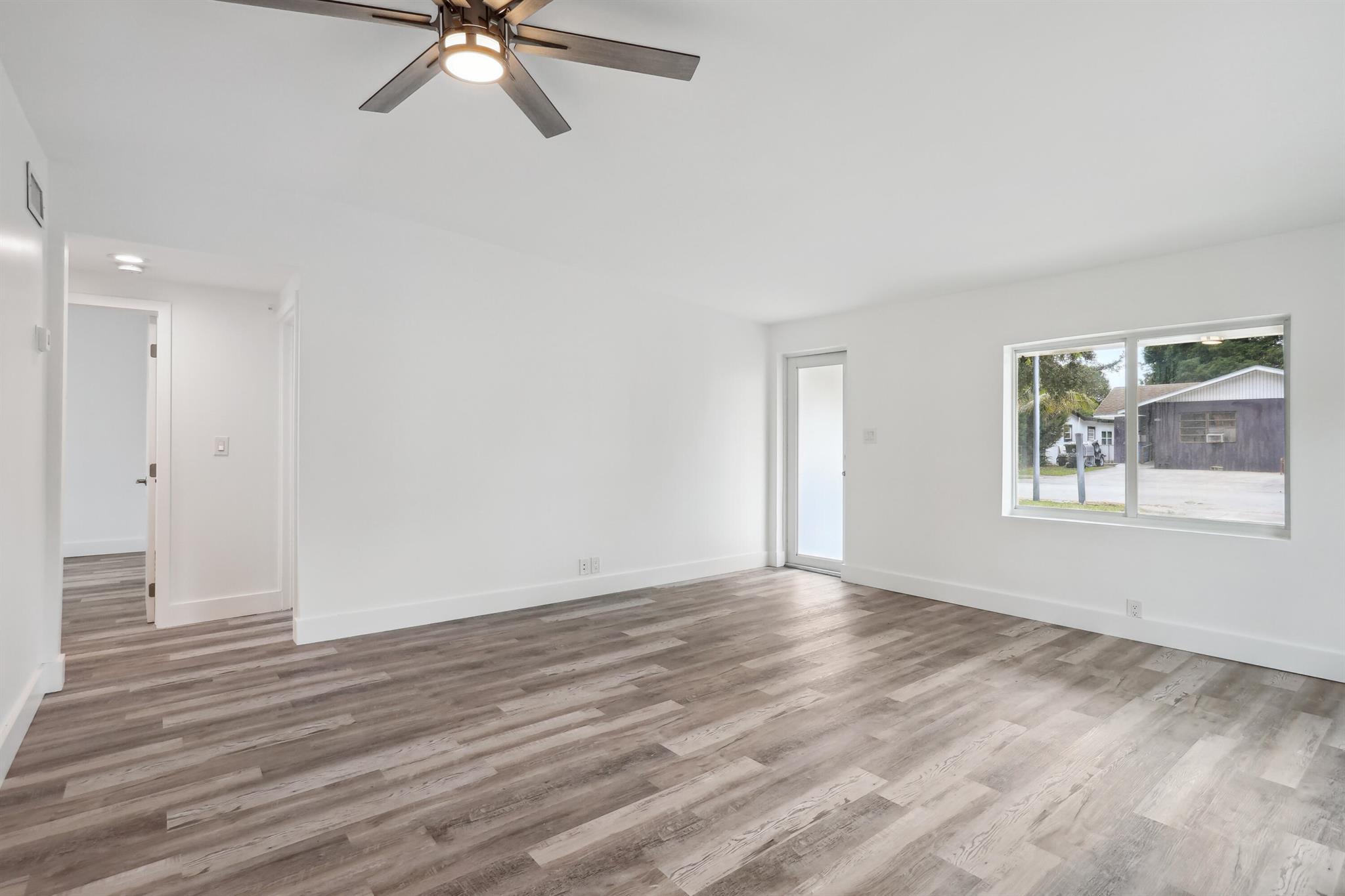 LINCOLN COURT - Residential