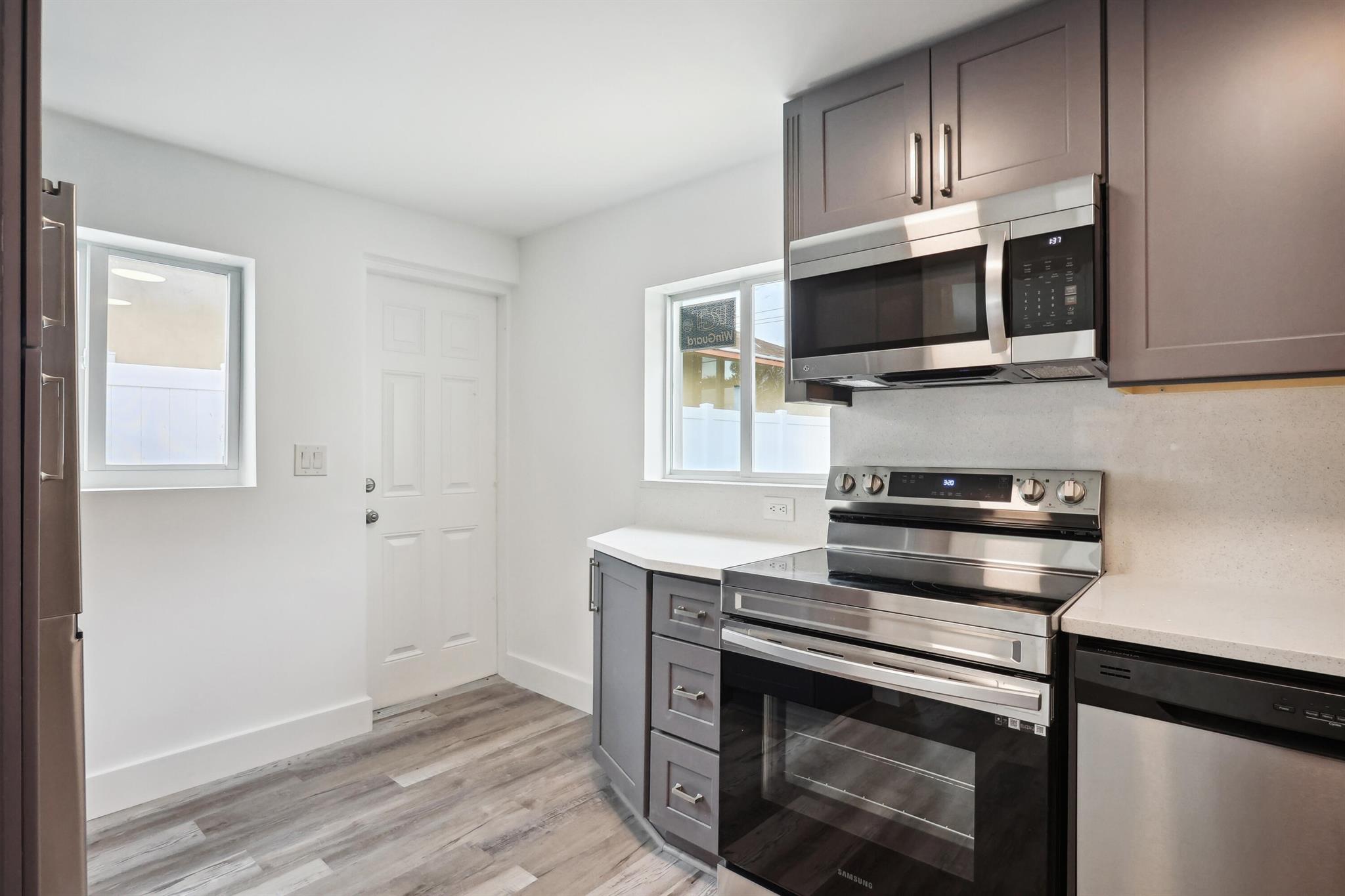 LINCOLN COURT - Residential