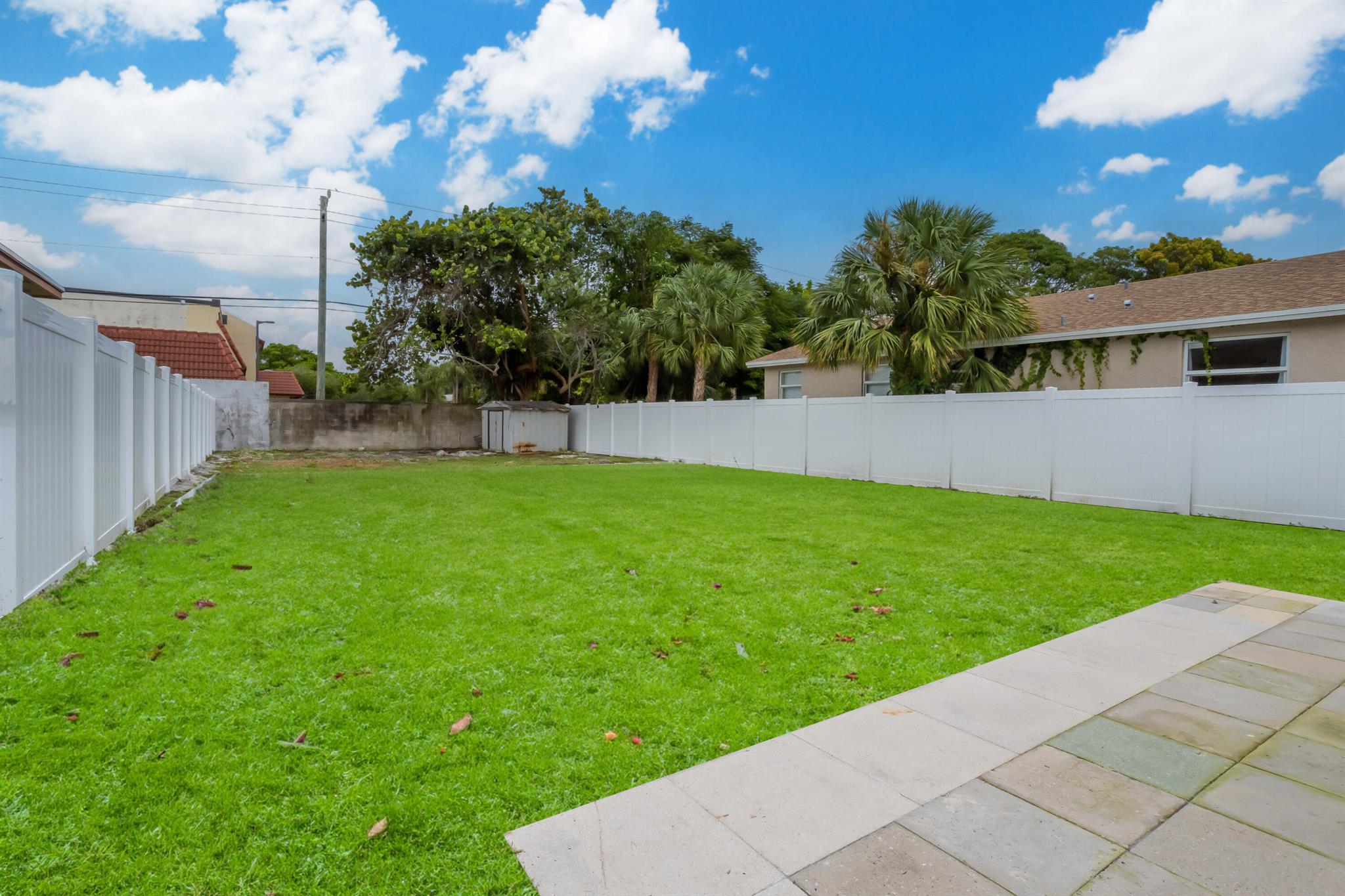 LINCOLN COURT - Residential