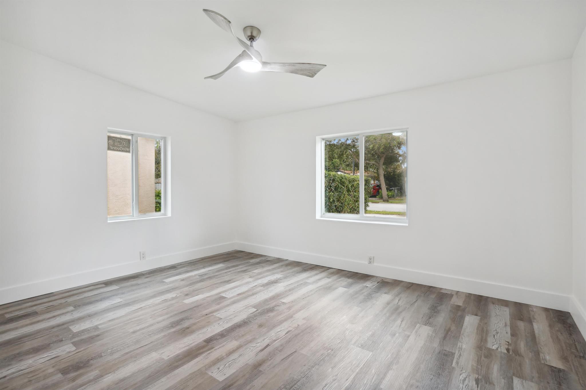 LINCOLN COURT - Residential