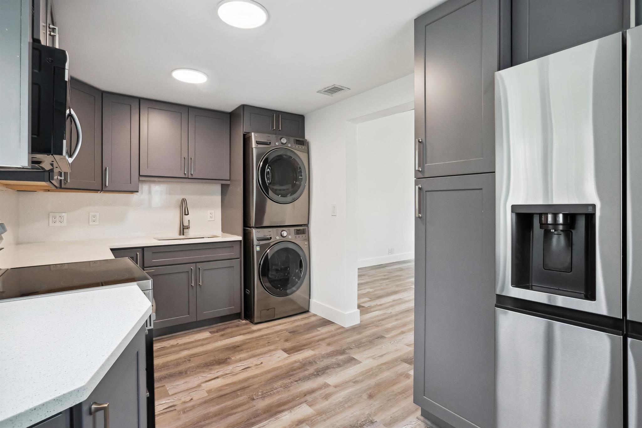 LINCOLN COURT - Residential