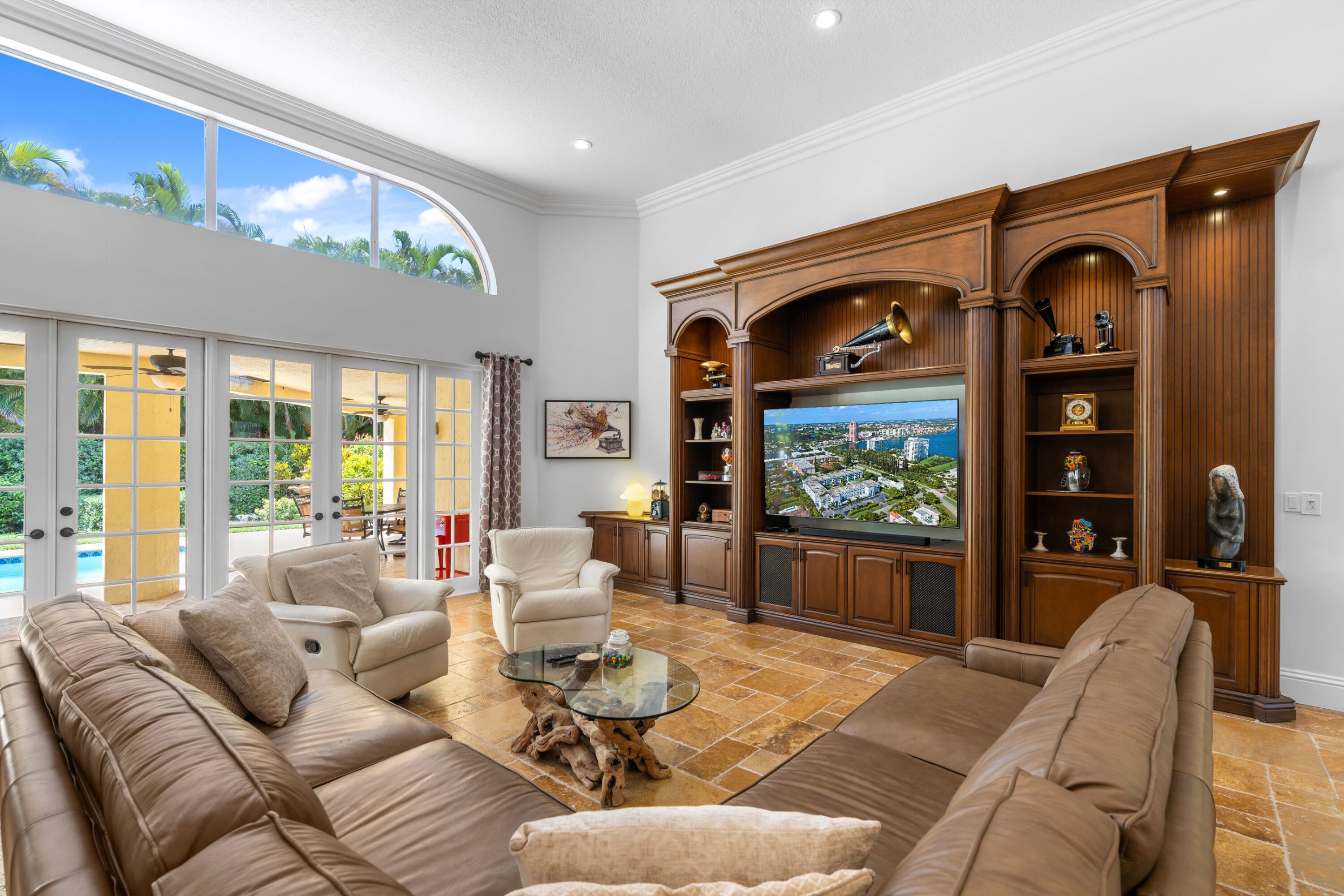 7795 LA CORNICHE Circle