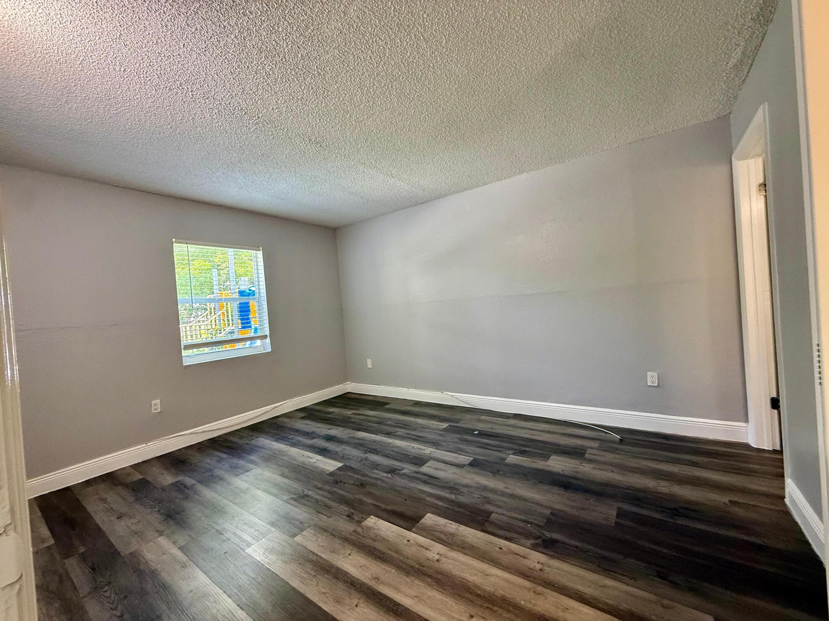 726 SW 81st Avenue 14a