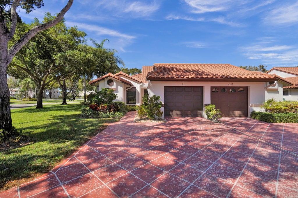 Photo of 6111 Kings Gate Circle #A, Delray Beach, FL 33484 (MLS # R11073194)