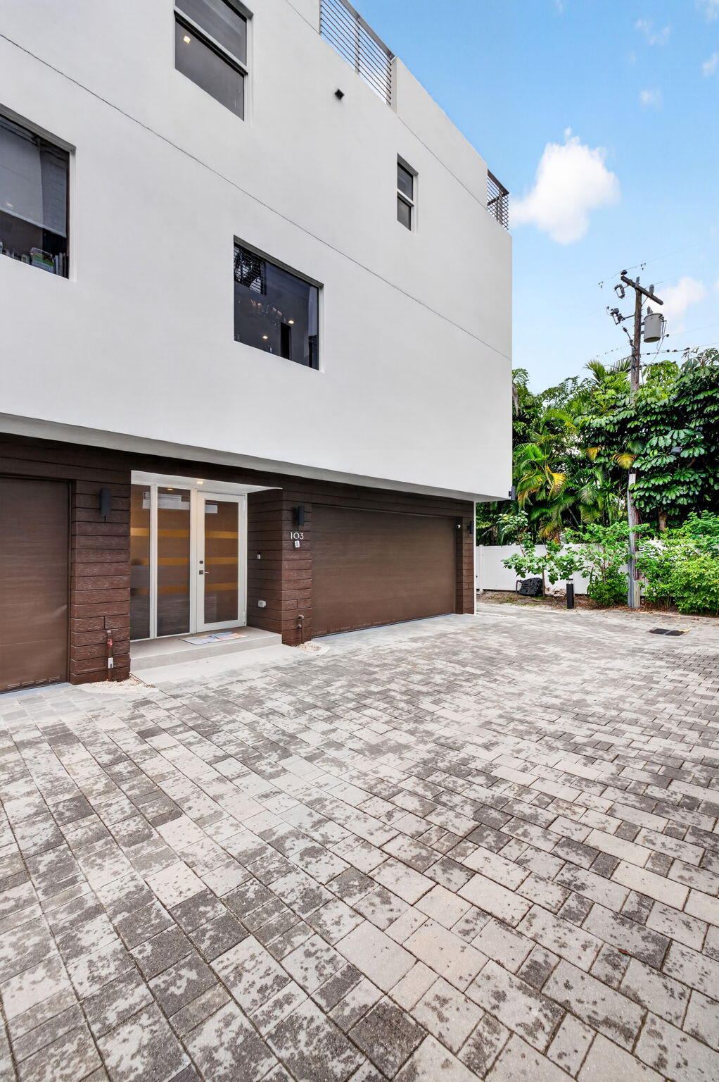 714 NE 14TH Avenue 103