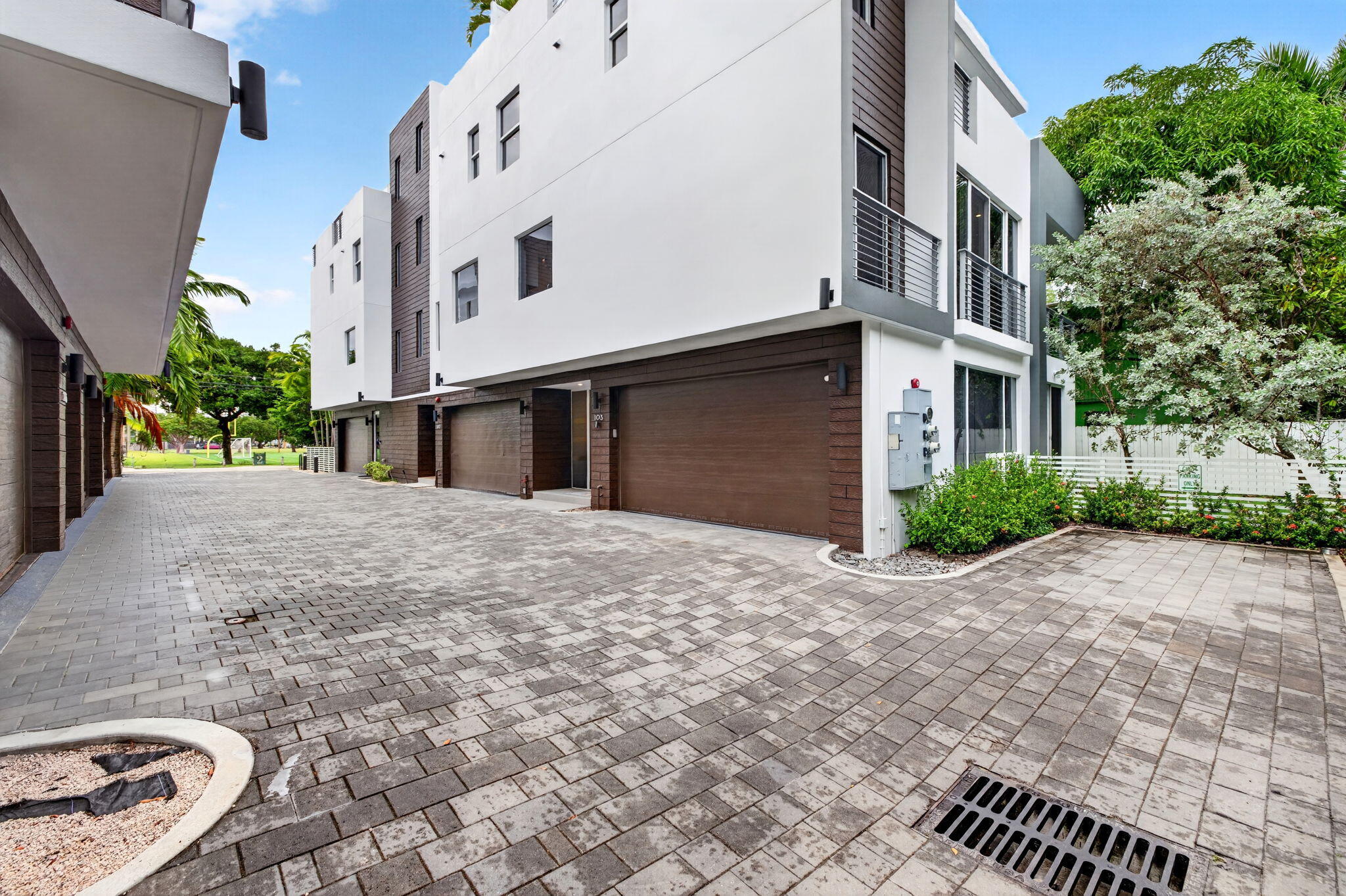 714 NE 14TH Avenue 103