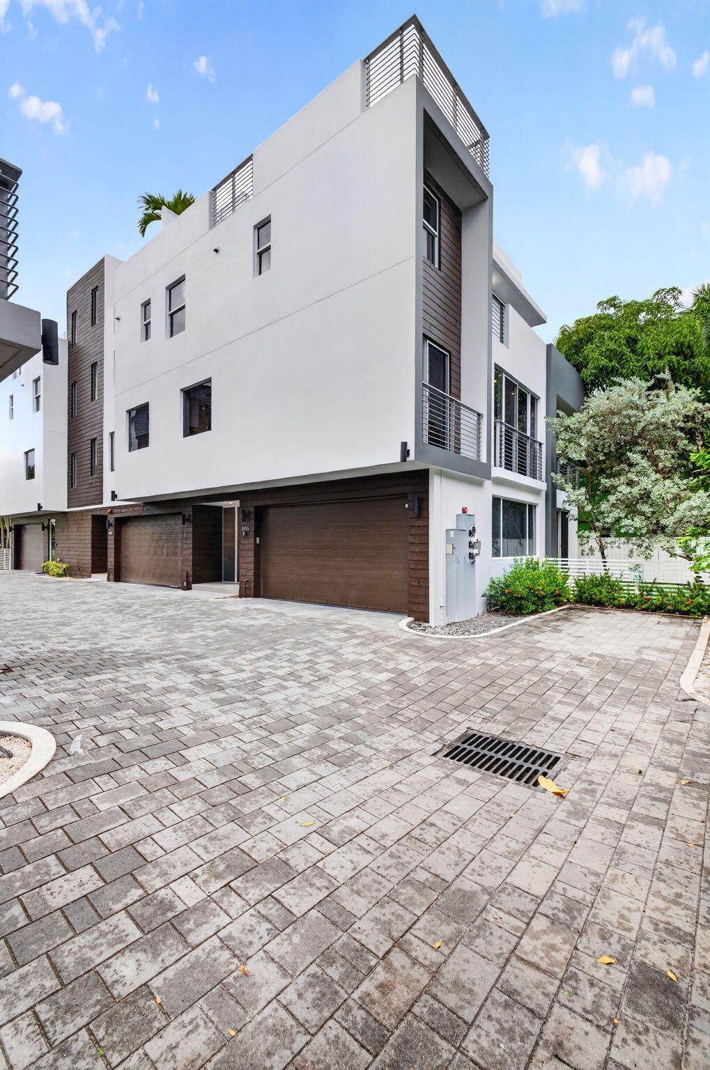 Photo of 714 NE 14TH Avenue #103, Fort Lauderdale, FL 33304 (MLS # B26091827)