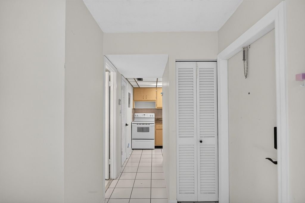 Photo of 6903 Cypress Road #B23, Plantation, FL 33317 (MLS # B26054121)