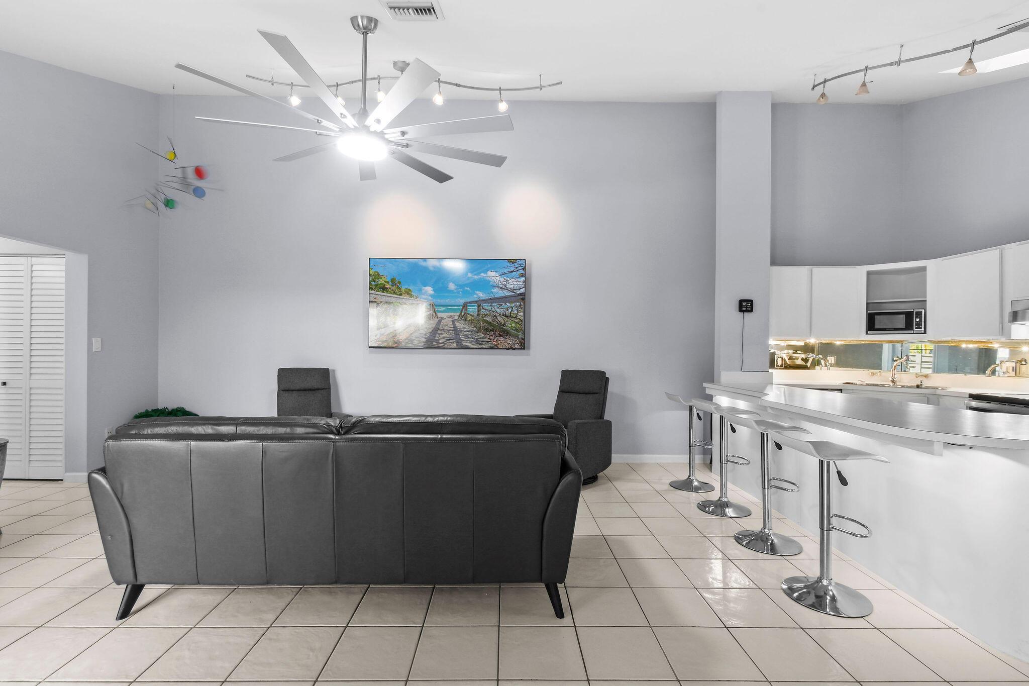 OCEANSIDE TERRACE CONDO - Residential Lease