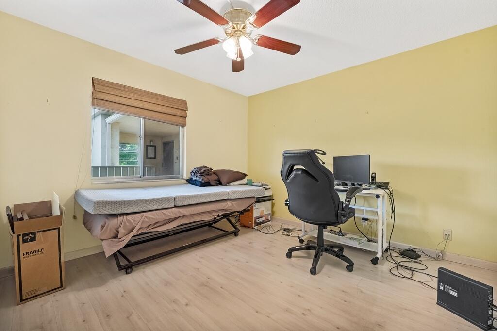 HUNTINGTON LAKES SEC THREE CONDOS - Residential