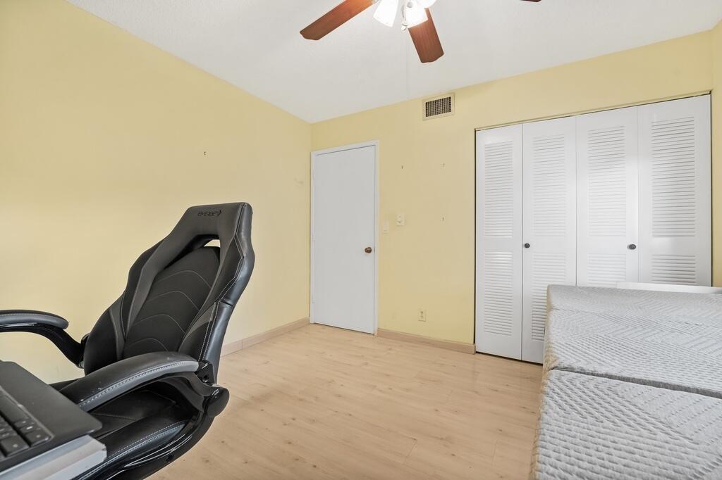 HUNTINGTON LAKES SEC THREE CONDOS - Residential