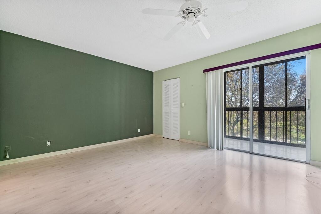 HUNTINGTON LAKES SEC THREE CONDOS - Residential