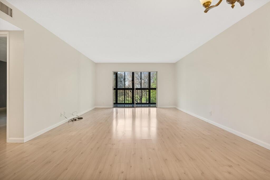 HUNTINGTON LAKES SEC THREE CONDOS - Residential