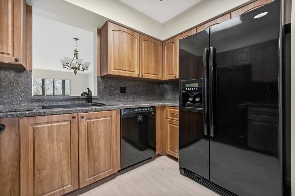 HUNTINGTON LAKES SEC THREE CONDOS - Residential