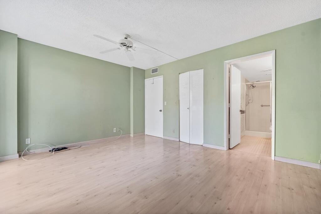 HUNTINGTON LAKES SEC THREE CONDOS - Residential