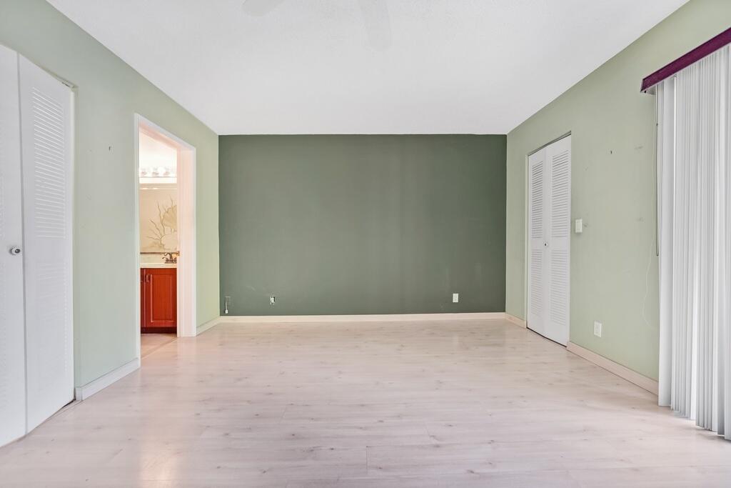 HUNTINGTON LAKES SEC THREE CONDOS - Residential