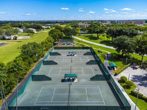 Tiny photo for 7286 Huntington Lane #405, Delray Beach, FL 33446 (MLS # B26019656)