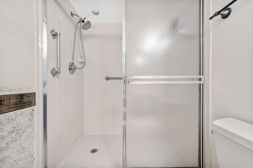 HUNTINGTON LAKES SEC THREE CONDOS - Residential