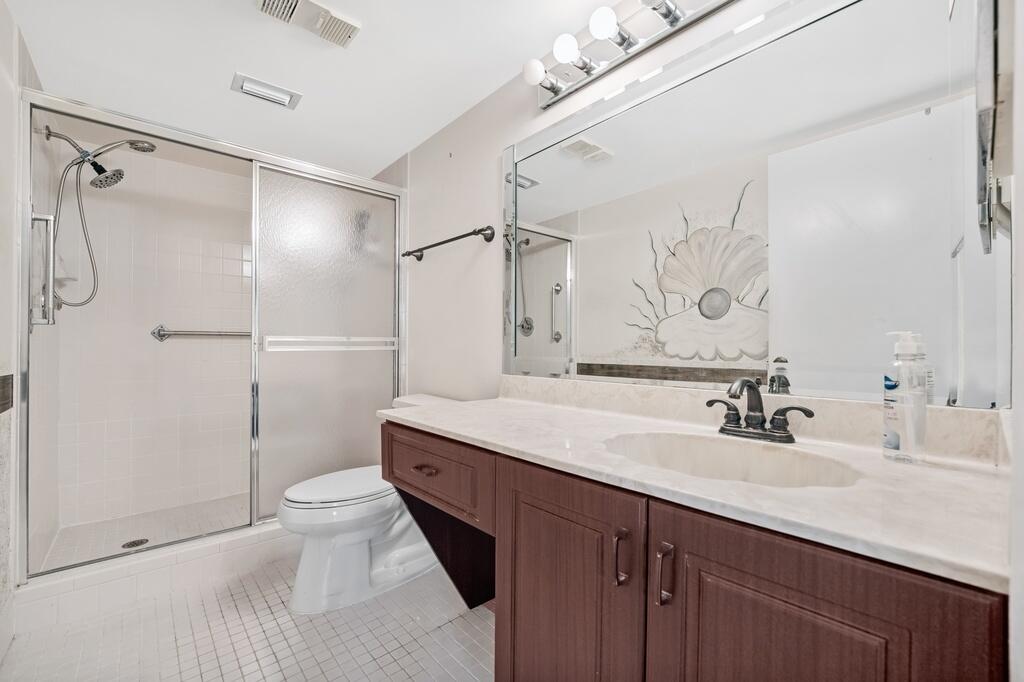 HUNTINGTON LAKES SEC THREE CONDOS - Residential