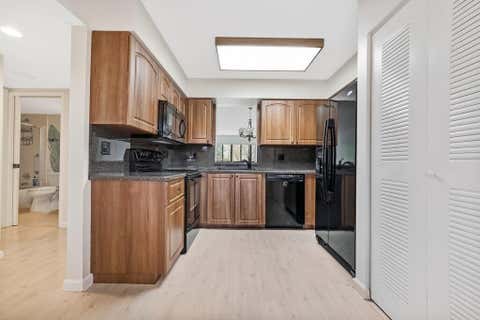 Tiny photo for 7286 Huntington Lane #405, Delray Beach, FL 33446 (MLS # B26019656)