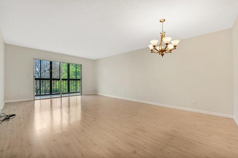 Tiny photo for 7286 Huntington Lane #405, Delray Beach, FL 33446 (MLS # B26019656)