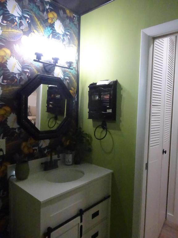 CRESTHAVEN VILLAS 14 CONDO - Residential