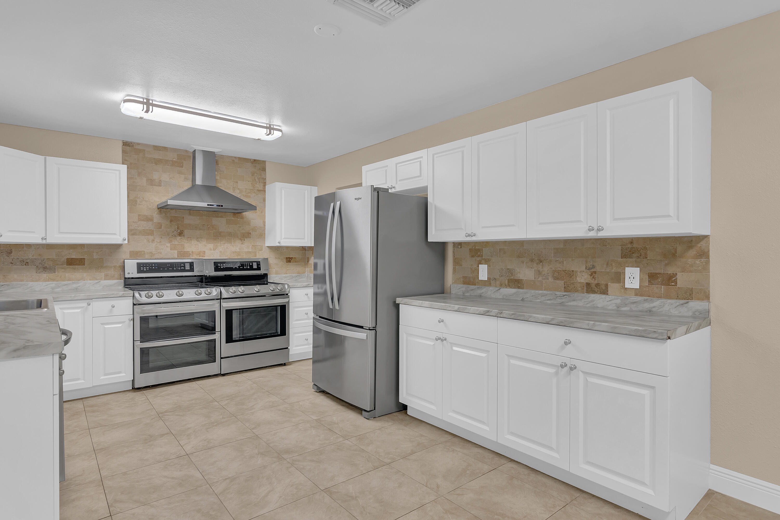 INDIAN RIVER ESTATES UNIT 9 - Residential Lease